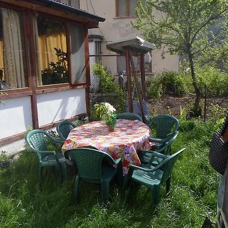 Edelvays House Guest house Trigrad